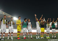 連勝同士の上位対決は柏に軍配。連勝を7に伸ばして首位に浮上した【明治安田Ｊ２ 第25節 岡山vs柏】