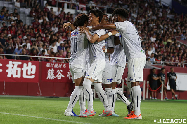 後方からのロングフィードに抜け出した倉田 秋（#10）がワントラップから冷静にゴール左下に流し込み、Ｇ大阪が先制に成功する！【明治安田Ｊ１ 第21節 神戸vsＧ大阪】