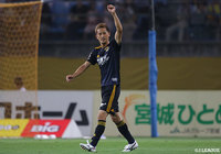 磐田のクリアボールが関口 訓充の元へ転がるとこれを落ち着いて沈め、仙台が開始直後にゴールを奪う【明治安田J1 第21節 仙台vs磐田】