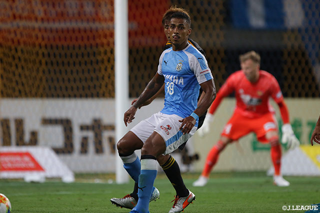 加入後初出場となったルキアン（磐田）は果敢にサイドを攻め上がるなど存在感をみせた【明治安田Ｊ１ 第21節 仙台vs磐田】