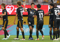 開始8分で2得点を挙げた仙台が2-1で逃げ切り、4試合ぶりの白星を手にした【明治安田J1 第21節 仙台vs磐田】