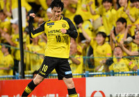 後半45分、江坂 任（柏）がこの日自身2点目を決め、ゴールショーを締めくくった【明治安田Ｊ２ 第26節 柏vs琉球】