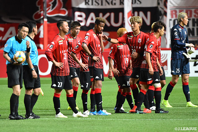 終盤は互いにゴールを脅かし合うスリリングな展開となったが、最後まで決勝点は生まれず。8位と9位の対戦は痛み分けとなった【明治安田Ｊ１ 第22節 札幌vs浦和】