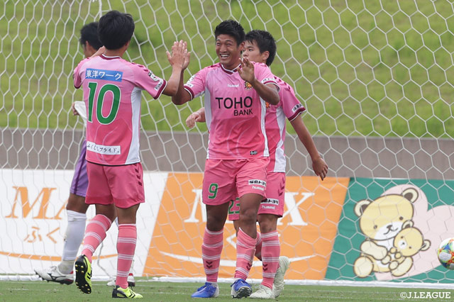 武 颯（#9）が立て続けに2得点を奪い、福島が大きくリードを広げる【明治安田Ｊ３ 第20節 福島vs藤枝】