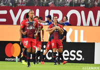 鹿島が連動した守備からボールを奪い、最後はセルジーニョ（#18）が左足の巻いたシュートをネットに突き刺し開始1分も満たない内に先制点を獲得！【明治安田Ｊ１ 第22節 鹿島vs横浜FM】