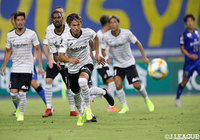 大分の好調を導いてきたエースの藤本 憲明は後半38分に投入され、神戸デビューを果たす【明治安田Ｊ１ 第22節 大分vs神戸】