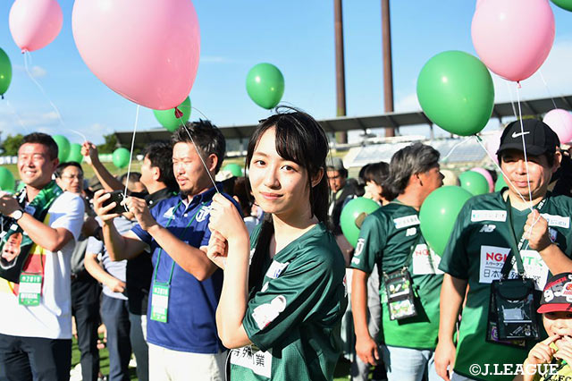 ギッフィー生誕祭「バルーンリリース」にＦＣ岐阜アンバサダーの長尾 しおりさん（SUPER☆GiRLS）が来場♪【明治安田Ｊ２ 第27節 岐阜vs福岡】