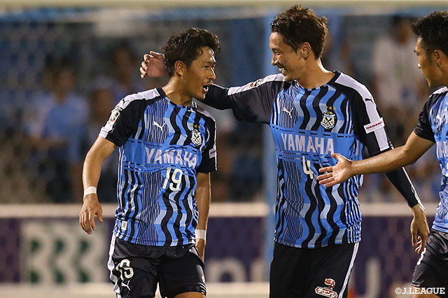 前半ATに山田 大記のゴールが決まり、ホームの磐田がリードして試合を折り返す【明治安田Ｊ１ 第22節 磐田vs湘南】