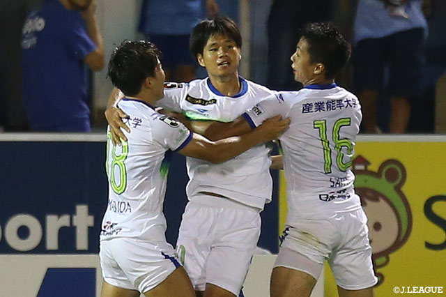 スペースに抜け出した山田 直輝が角度のない位置から右足を振り抜く！これが決まり湘南が逆転に成功！【明治安田Ｊ１ 第22節 磐田vs湘南】