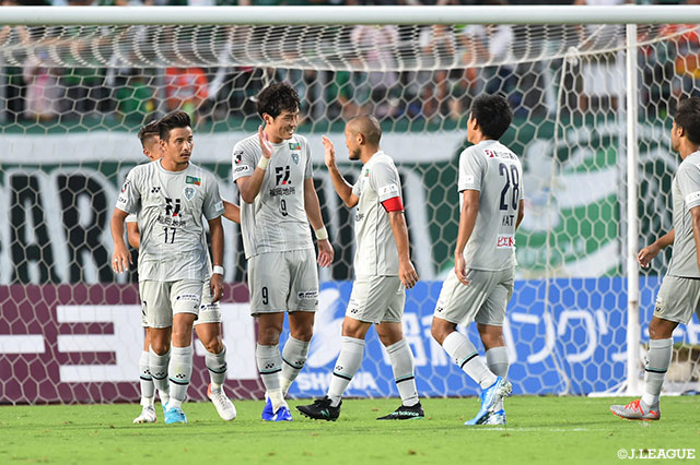 石原の低い弾道のクロスをヤン ドンヒョンが体で押し込み、福岡が先制点をゲット【明治安田Ｊ２ 第27節 岐阜vs福岡】