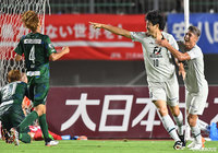 松田のスルーパスに反応した城後 寿が右足を振り抜く！これが決まり福岡が試合を決定づける2点目を獲得！【明治安田Ｊ２ 第27節 岐阜vs福岡】