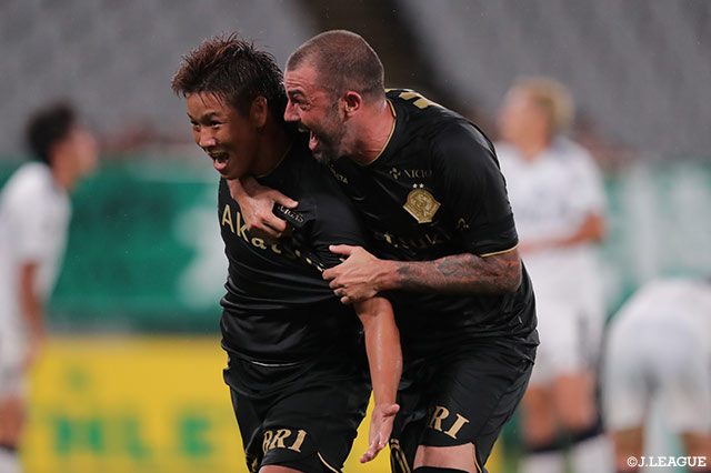 後半ATに河野 広貴のゴールが決まり、東京Ｖが逆転に成功する【明治安田Ｊ２ 第27節 東京Ｖvs鹿児島】