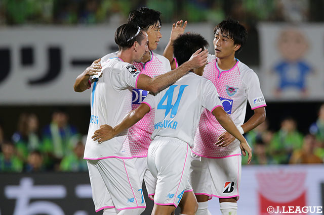 右からの低めのクロスをイサック クエンカが押し込み、鳥栖が先制！【明治安田Ｊ１ 第23節 湘南vs鳥栖】