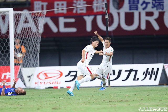 相馬 勇紀が右サイドから中へカットインし、左足を振り抜く！鮮やかな一撃がネット左隅に突き刺さり、鹿島での初ゴールで先制点を挙げる！【明治安田Ｊ１ 第23節 大分vs鹿島】