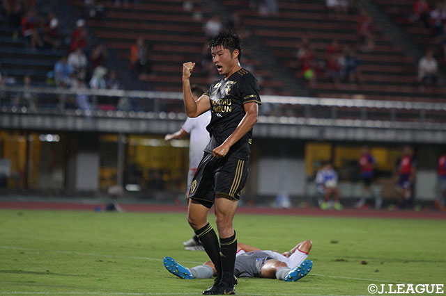 前半終了間際、垣田 裕暉（金沢）が追加点を奪い、リードを2点に広げる【明治安田Ｊ２ 第28節 金沢vs岐阜】