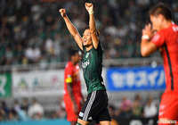 スルーパスに抜け出した永井 龍が冷静に流し込み、古巣相手に貴重な先制点を奪う！【明治安田Ｊ１ 第23節 松本vs名古屋】