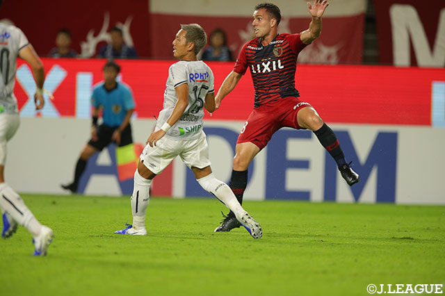 前半44分、セルジーニョ（鹿島）が右足でシュートを放つと、これがゴール右上に決まって同点に追い付く！【明治安田Ｊ１ 第24節 鹿島vsＧ大阪】