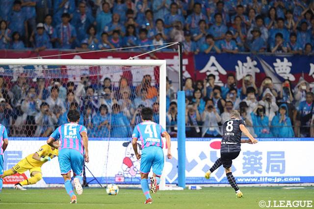 アンドレス イニエスタがPKを落ち着いて沈め、神戸がリードを2点に広げる【明治安田Ｊ１ 第24節 鳥栖vs神戸】