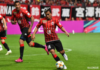 前節2得点を奪ったチャナティップ(札幌/#18)はこの日、無得点に終わるも、周りとのコンビネーションで崩すワンツーやミドルシュートなど攻撃の中心となり、多くのチャンスを作り出した【明治安田J1 第24節 札幌vsFC東京】