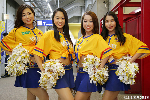 ベガルタチアリーダーズの皆さんが、たくさんの方々に「笑顔」と「元気」をお届け♪【明治安田Ｊ１ 第24節 仙台vs湘南】