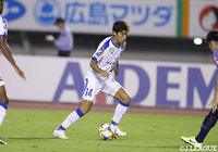 大分攻撃陣の中で違いを生み出す小塚 和季。後半20分までプレー【明治安田J1 第24節 広島vs大分】