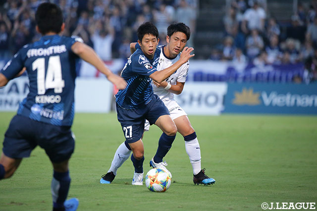 先制ゴールを含む2得点の活躍でチームの勝利に貢献した中山 克広（横浜FC）【明治安田Ｊ２ 第29節 横浜FCvs鹿児島】