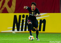 試合終盤に白崎 凌兵(鹿島)がPA手前の中央から右足を振り抜くも、クロスバーに阻まれて得点には至らない【ACL 準々決勝 第1戦 広州恒大vs鹿島】