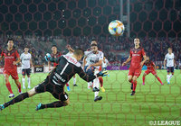 前半29分、ディエゴ オリヴェイラが自身で獲得したPKを決めて、アウェイのFC東京が先制!【明治安田J1 第25節 名古屋vsFC東京】