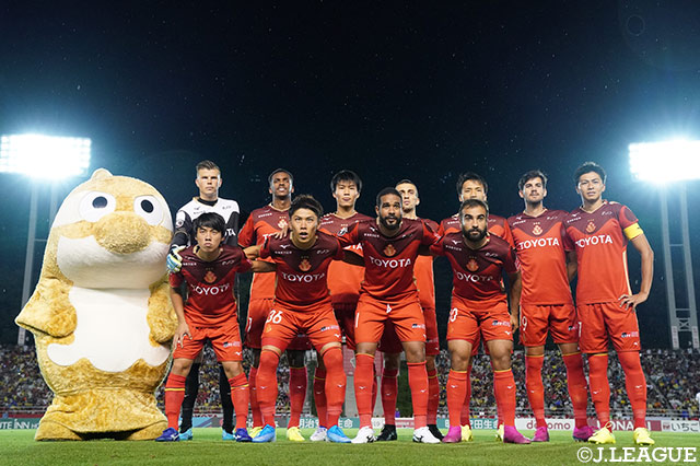 名古屋のスターティングメンバー。かつてFC東京に在籍していた丸山 祐市、太田 宏介、長谷川 アーリアジャスールの3名が名を連ねた【明治安田Ｊ１ 第25節 名古屋vsFC東京】