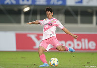 玉田 圭司の2試合連続となる見事なコントロールシュートが決まり、長崎が同点に追いつく！【明治安田Ｊ２ 第30節 長崎vs東京Ｖ】