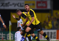 マテウス サヴィオ(柏)のゴールで追いつき1-1決着。柏の連勝は「11」で止まるも、依然として首位の座をがっちりキープ【明治安田J2 第30節 柏vs新潟】