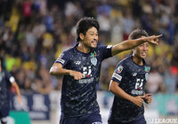 城後 寿の3試合ぶりのゴールで福岡がリードを2点に広げる【明治安田Ｊ２ 第30節 福岡vs愛媛】