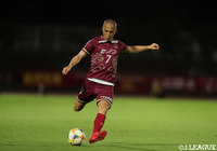 琉球は、小野 伸二を加入後初めてスタメンで起用。小野は後半36分までプレー【明治安田Ｊ２ 第30節 琉球vs岐阜】