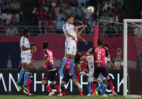 試合終盤、猛攻を仕掛けた川崎Ｆ。レアンドロ ダミアンの打点の高いヘディングは惜しくもゴール左に外れる【明治安田Ｊ１ 第25節 Ｃ大阪vs川崎Ｆ】