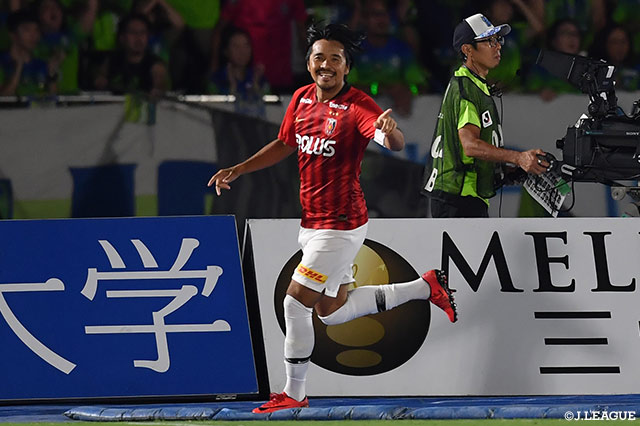 武藤のグラウンダーのクロスを興梠 慎三がつま先でわずかにコースを変えるとこれが決まり、開始3分で浦和が先制点をゲット【明治安田Ｊ１ 第25節 湘南vs浦和】