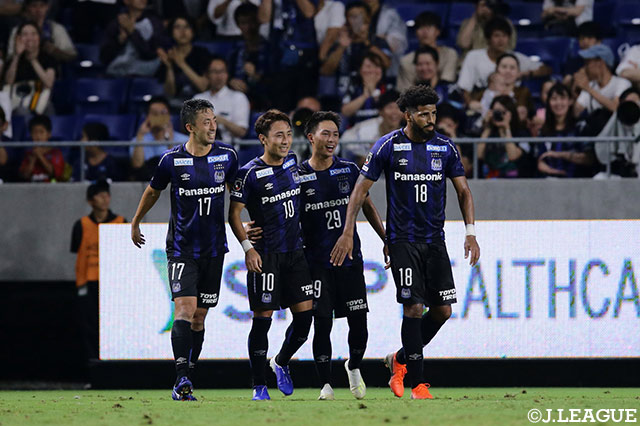 前半39分、小野瀬からのグラウンダーのクロスを倉田 秋（#10）が押し込み、Ｇ大阪が先制！【ルヴァンカップ 準々決勝 第1戦 Ｇ大阪vsFC東京】