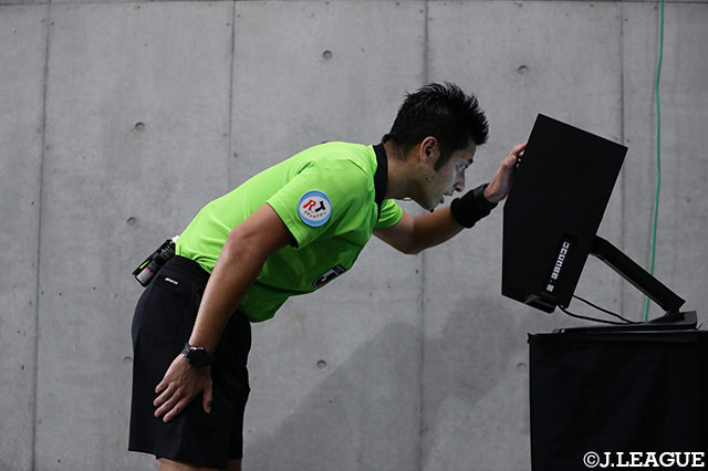 髙江 麗央（Ｇ大阪）のシュートがゴールラインを割ったとの判定が下るも、VARからのサポートの結果、得点は取り消しに【ルヴァンカップ 準々決勝 第1戦 Ｇ大阪vsFC東京】