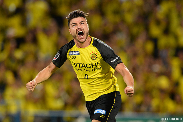 クリスティアーノが右足のヒールで巧みに合わせ、柏が後半立ち上がりに1点を返す【明治安田Ｊ２ 第31節 柏vs山形】