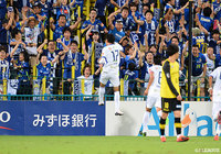 中村 駿が山岸とのワンツーをダイレクトで流し込み、山形が再びリードを2点に広げる【明治安田J2 第31節 柏vs山形】