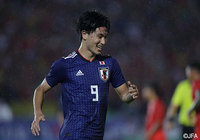 堂安のクロスに南野 拓実が頭で合わせて、日本が2-0とリードを広げる【カタールW杯 アジア2次予選 ミャンマーvs日本】