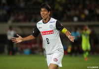 福満が落としたボールに前 寛之がダイレクトで合わせ、水戸が先制点を奪う【明治安田Ｊ２ 第32節 千葉vs水戸】