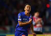 交代で入ったばかりの金園 英学が角度のない位置から左足で豪快に蹴り込み、甲府が同点に追いつく!【明治安田J2 第32節 甲府vs柏】