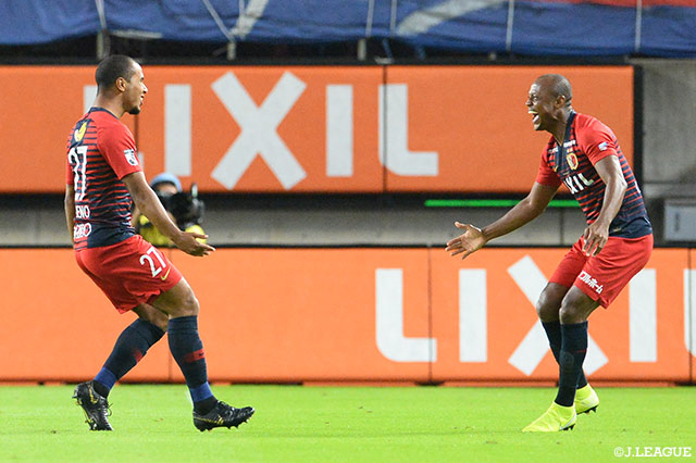 開始2分で試合が動く！右CKからのクロスに渡辺 剛（FC東京）に競り勝ったブエノ（鹿島）がヘディングで上手く合わせ、ホームの鹿島が先制点を奪う【明治安田Ｊ１ 第26節 鹿島vsFC東京】