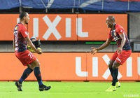 開始2分で試合が動く！右CKからのクロスに渡辺 剛（FC東京）に競り勝ったブエノ（鹿島）がヘディングで上手く合わせ、ホームの鹿島が先制点を奪う【明治安田Ｊ１ 第26節 鹿島vsFC東京】