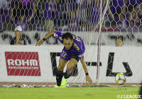 右サイドからのクロスをゴール前に走り込んだ小屋松 知哉(京都)が押し込み、待望の先制ゴールを挙げる!【明治安田J2 第32節 京都vs町田】