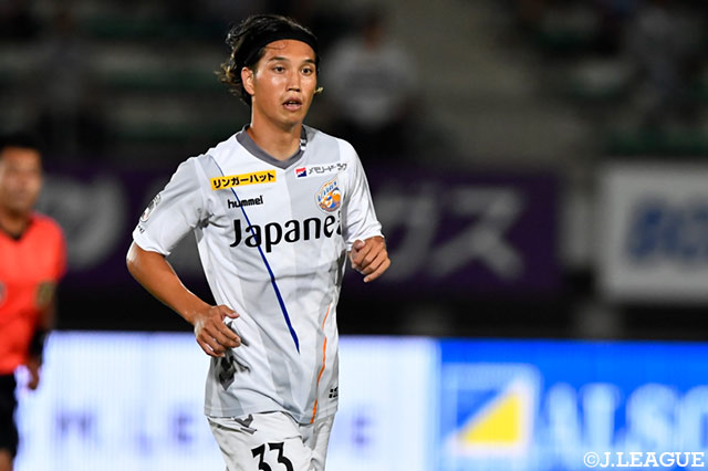 同点弾を挙げた呉屋 大翔（長崎）。今季の自身の得点を19に伸ばした【明治安田Ｊ２ 第32節 徳島vs長崎】