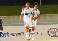 柳がアーリークロスを送ると、大槻 周平が上手く合わせこの日2点目となるゴールを獲得！山形がリードを2点に広げる【明治安田Ｊ２ 第32節 鹿児島vs山形】