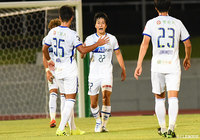 スルーパスに反応した坂元 達裕が、ドリブルで中央に切れ込み左足を振り抜く!これがネットを揺らし山形が前半だけで3点のリードを奪う【明治安田J2 第32節 鹿児島vs山形】