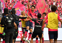 柿谷がやわらかいクロスを送ると、水沼 宏太(C大阪)がダイレクトであわせ、試合を決定づける3点目を獲得【明治安田J1 第27節 C大阪vsG大阪】