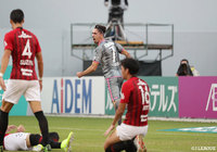 安 庸佑のグラウンダーのクロスにイサック クエンカがダイレクトで合わせ、鳥栖がついに逆転に成功する!【明治安田J1 第27節 鳥栖vs浦和】